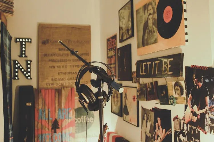 Transforming Passion Into a Job: Music Journalism Internships for Its Future Creators